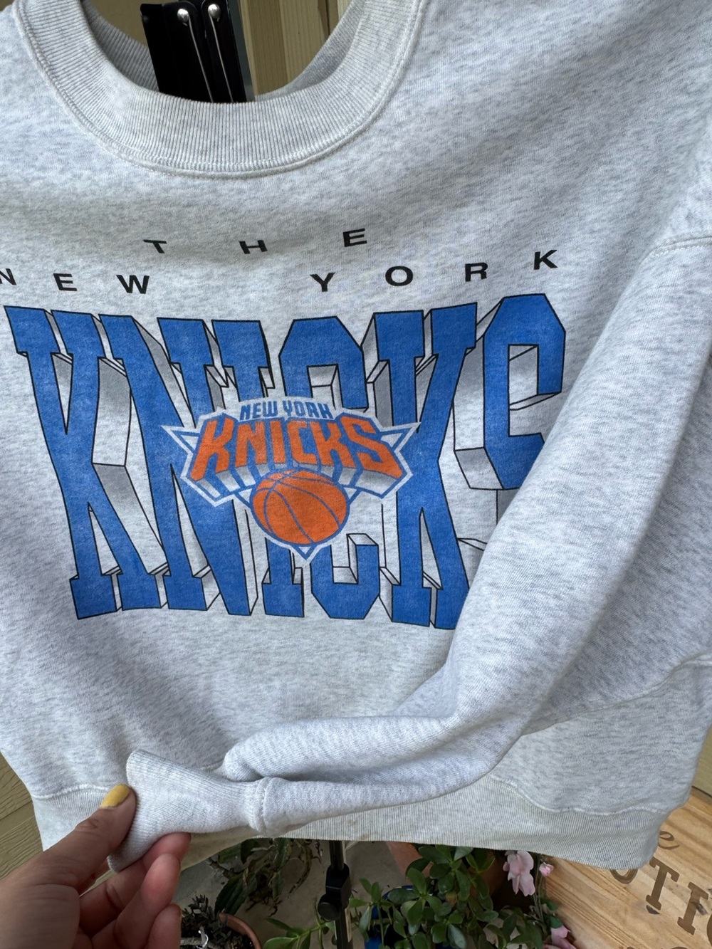 Abercrombie Fitch New York Knicks Graphic Crewneck Retro NBA Champ Sweatshirt - Picture 3 of 7